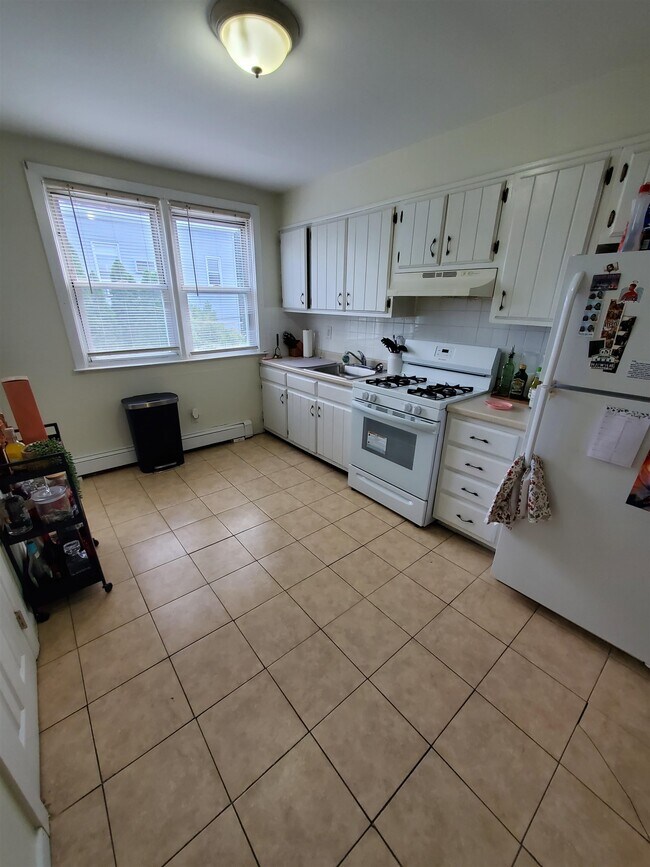 16 Mechanic St in Bayonne, NJ - Building Photo - Building Photo