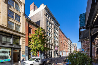 Cooperative in New York, NY - Foto de edificio - Primary Photo