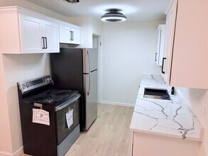 1928 Cornell Ave in Edwardsville, IL - Foto de edificio - Building Photo