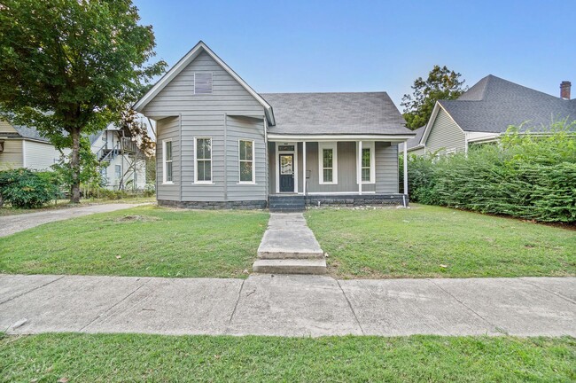 property at 616 S 19th St