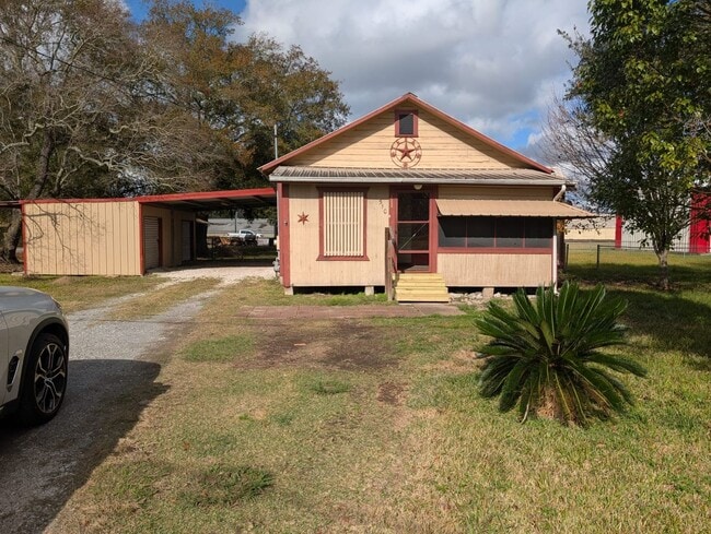 property at 510 W Bilbo Ave