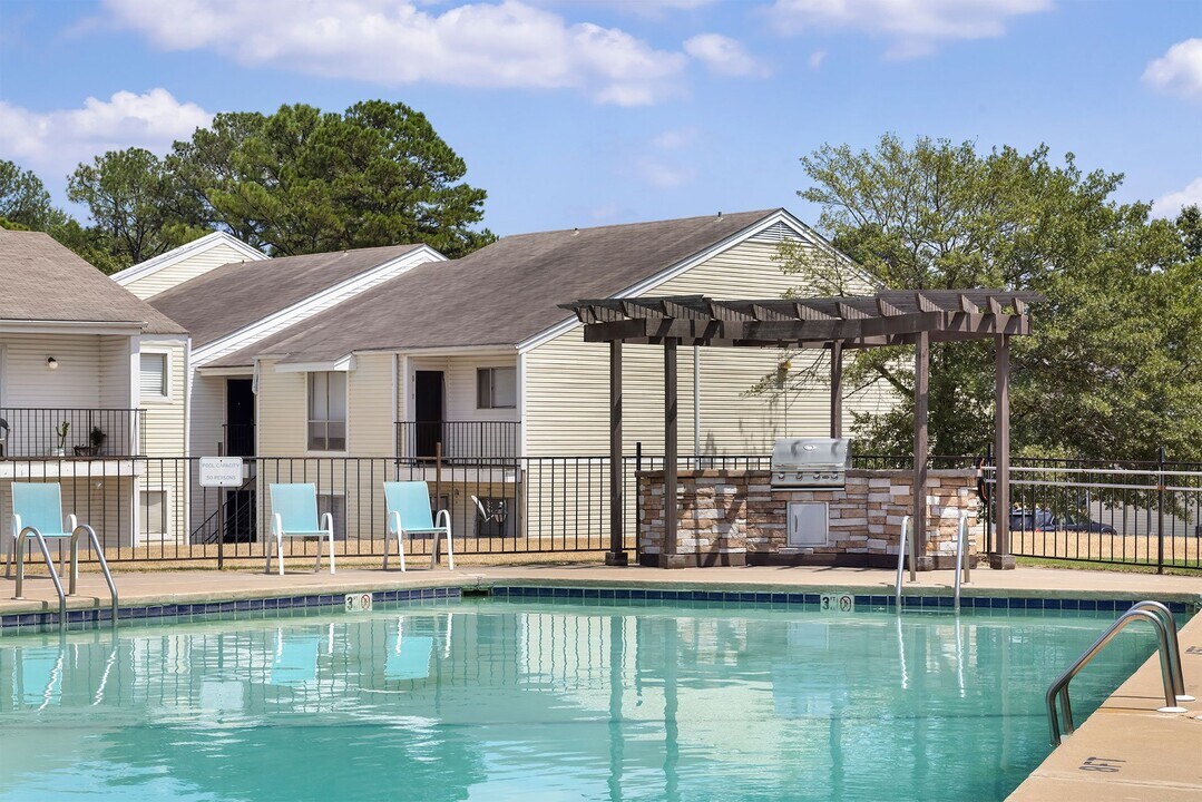 Towne Oaks Apartments in Little Rock, AR - Foto de edificio