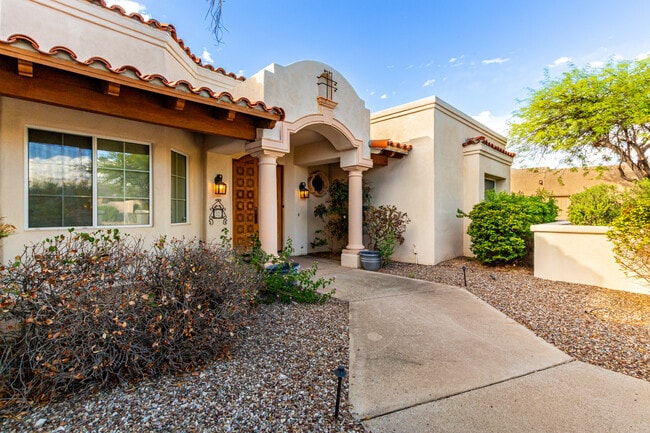 4667 N Rocky Crest Pl in Tucson, AZ - Building Photo - Building Photo