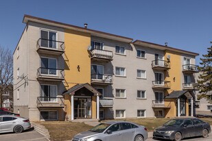 375 De La Concorde Boul O in Laval, QC - Building Photo