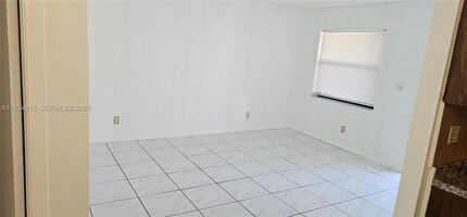 6899 Pembroke Rd in Pembroke Pines, FL - Building Photo - Building Photo