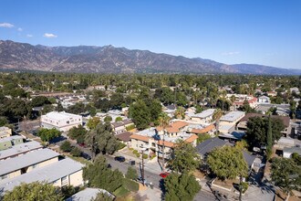 430 N Chester Ave in Pasadena, CA - Building Photo - Building Photo