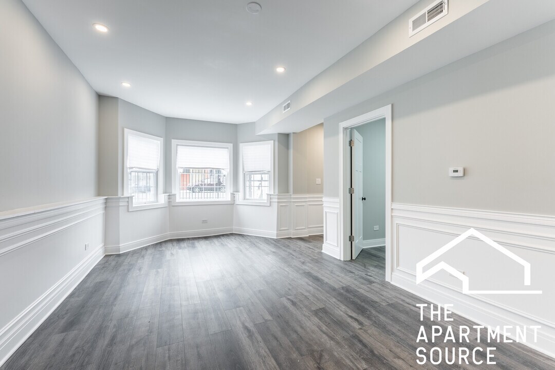 1923 N Pulaski Rd, Unit 2 in Chicago, IL - Building Photo