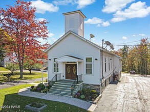 186 Ledgedale Rd in Lake Ariel, PA - Building Photo - Building Photo