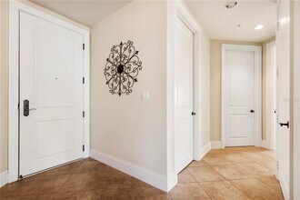 140 Riviera Dunes Way in Palmetto, FL - Foto de edificio - Building Photo