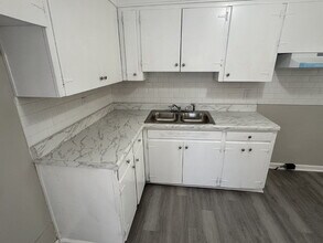 120 Woodland Dr in Talladega, AL - Building Photo - Building Photo