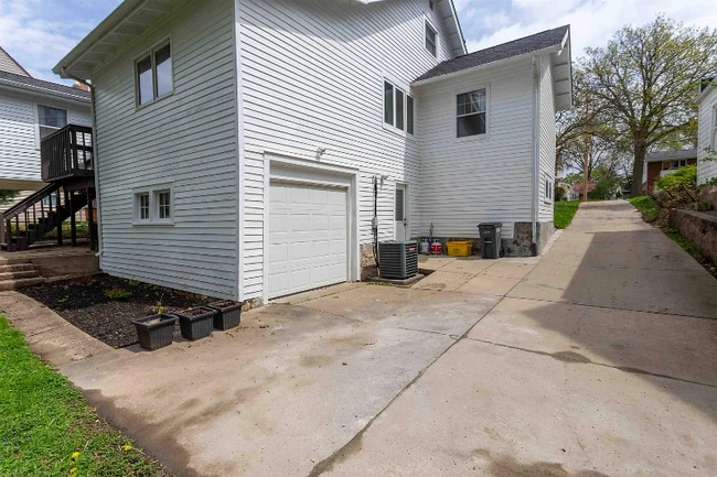 1215 Mt Pleasant St in Dubuque, IA - Building Photo - Building Photo