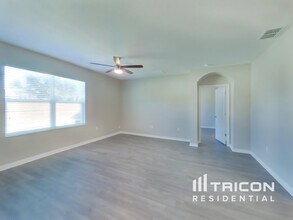 16121 Yelloweyed Dr in Clermont, FL - Building Photo - Building Photo