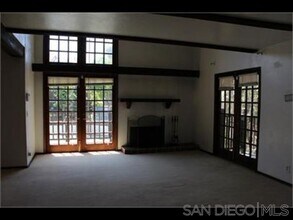 8656 Villa La Jolla Dr in San Diego, CA - Building Photo - Building Photo
