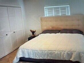 10901 SW 107th Ave in Miami, FL - Building Photo - Building Photo