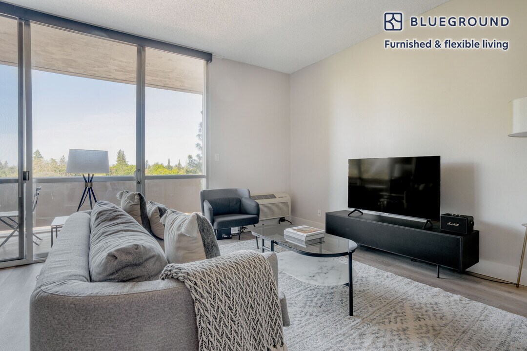 501 Forest Ave-Unit -FL5-ID1298 in Palo Alto, CA - Building Photo