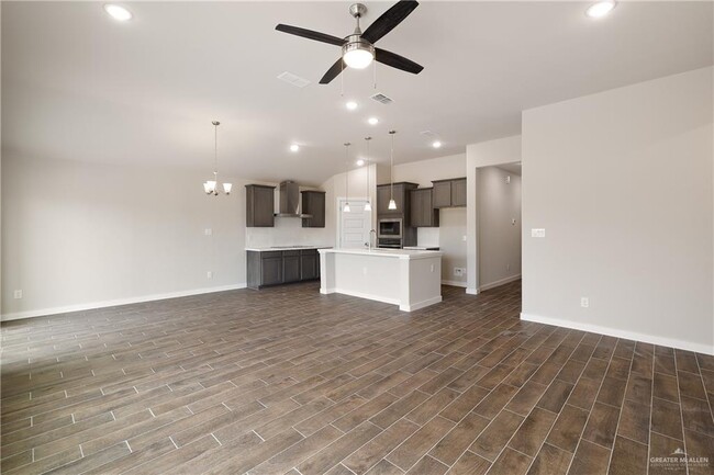 5004 Oleander Ave in McAllen, TX - Building Photo - Building Photo