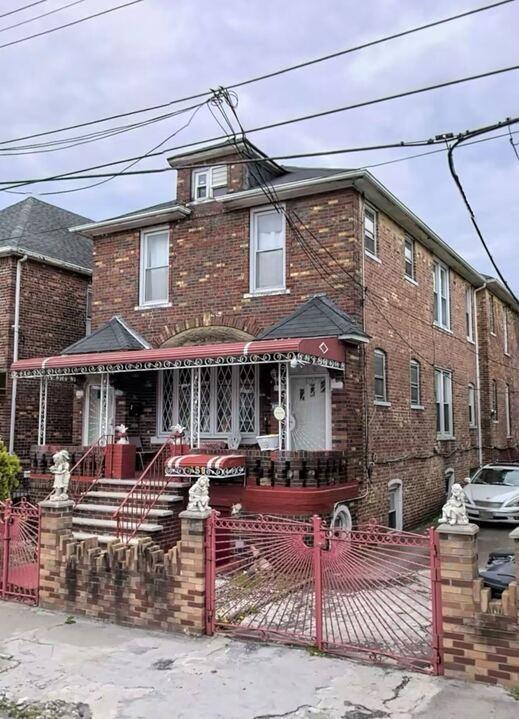 156 E 57th St in Brooklyn, NY - Building Photo
