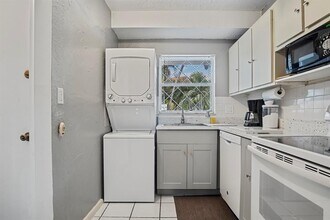 1775 N Andrews Sq, Unit 102W in Fort Lauderdale, FL - Building Photo - Building Photo