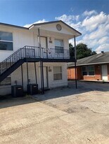 5130 Chapman St in Houston, TX - Building Photo
