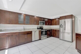 15638 SW 91st Ln in Miami, FL - Building Photo - Building Photo