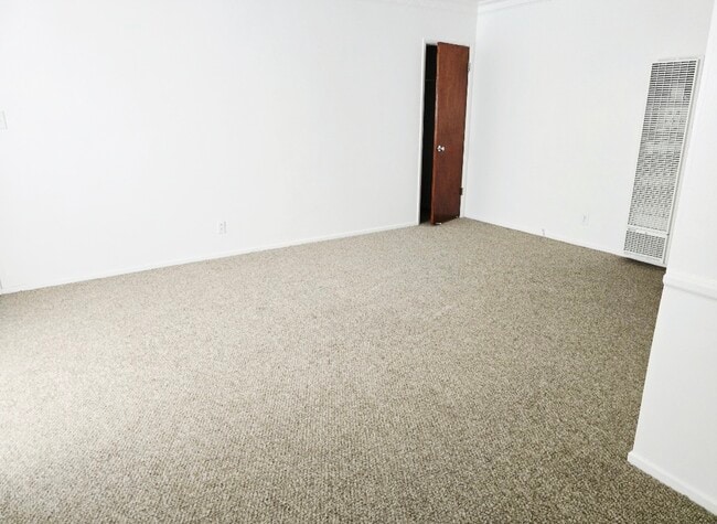 1610 Preuss Rd, Unit P1 in Los Angeles, CA - Foto de edificio - Building Photo