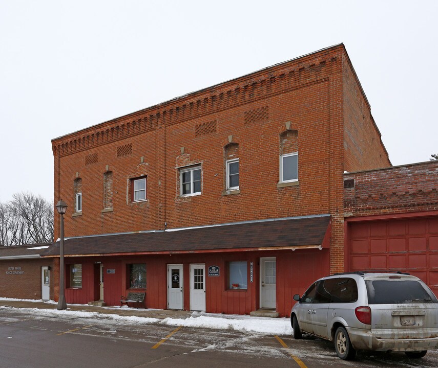 32 Juniper St N in Lester Prairie, MN - Building Photo
