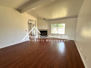 19 Meadowbreeze Ct in Sacramento, CA - Building Photo - Building Photo