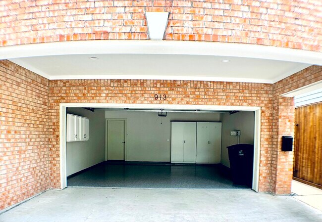 913 Birdsall St in Houston, TX - Building Photo - Building Photo