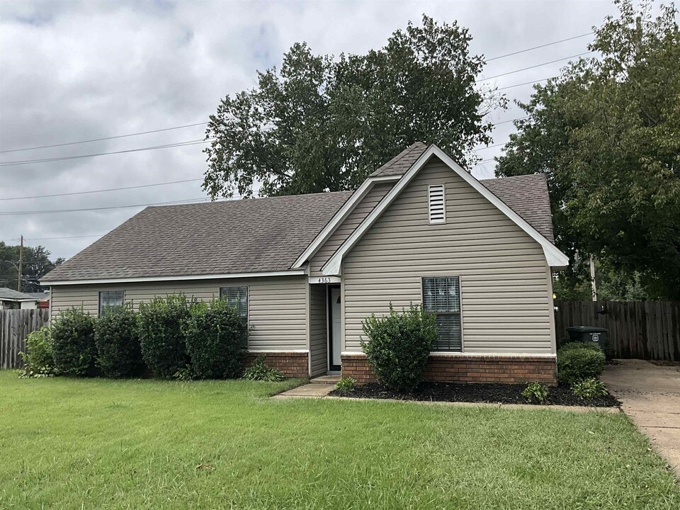 4363 Cloudburst Cove in Memphis, TN - Foto de edificio