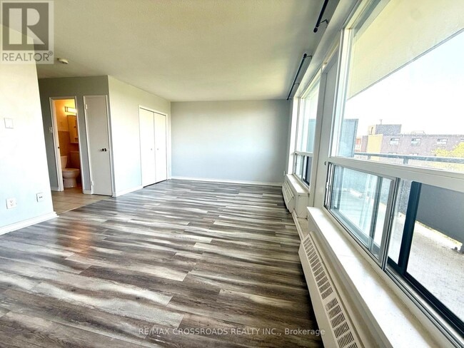 property at 363-363 Lakeshore Rd E
