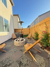 299 Talus Wy S in Madera, CA - Foto de edificio - Building Photo