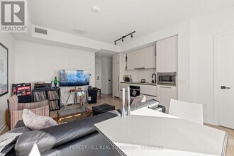 1285 Dupont St in Toronto, ON - Building Photo - Building Photo