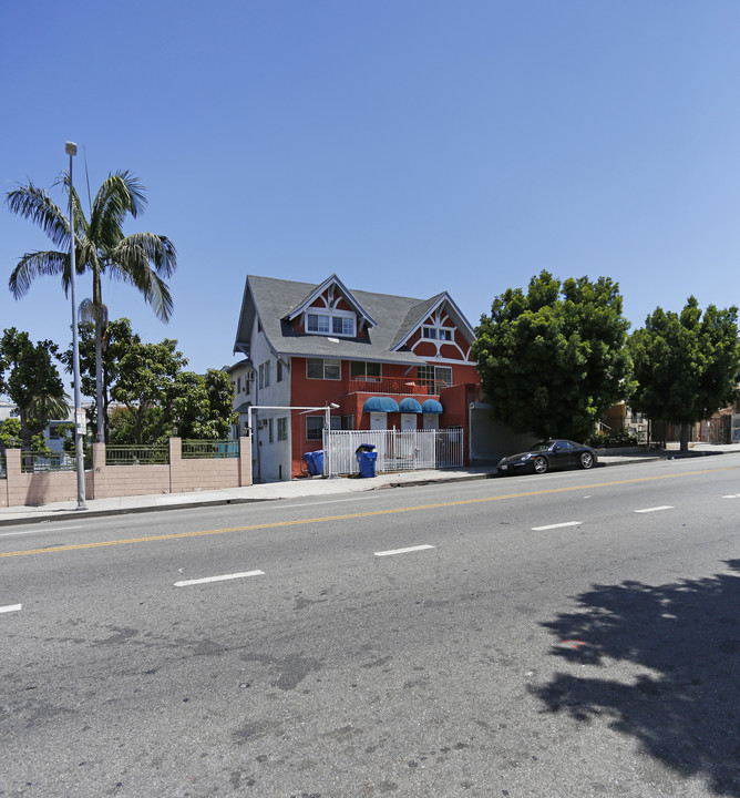 2773 W 8th St in Los Angeles, CA - Building Photo