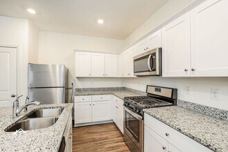 5014 Dawn Break in Saint Hedwig, TX - Building Photo - Building Photo