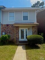 193 W Burgess Rd in Pensacola, FL - Building Photo