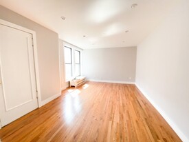 720 Riverside Dr-Unit -7-B in New York, NY - Building Photo - Building Photo