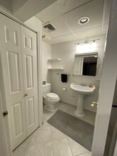 18 Old Neck Ct in Manorville, NY - Building Photo - Building Photo