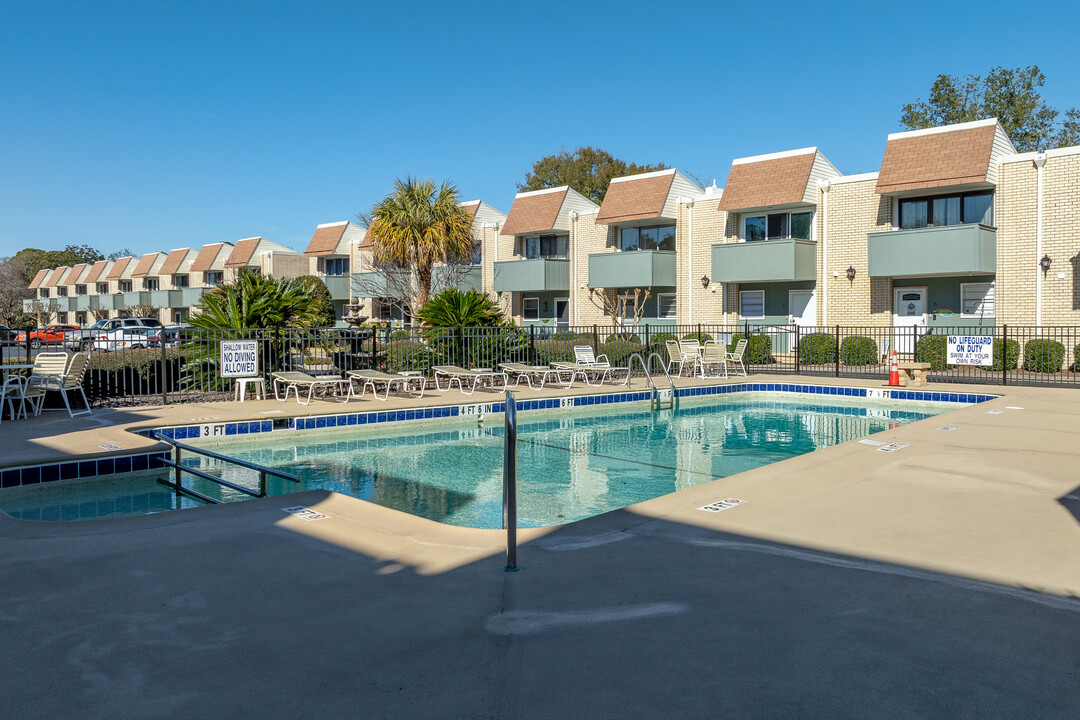Roundtree Villas in Myrtle Beach, SC - Foto de edificio