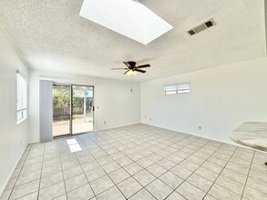 10408 Greenford Dr in San Diego, CA - Building Photo - Building Photo