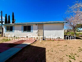 9964 Arroyo Ave in Hesperia, CA - Building Photo