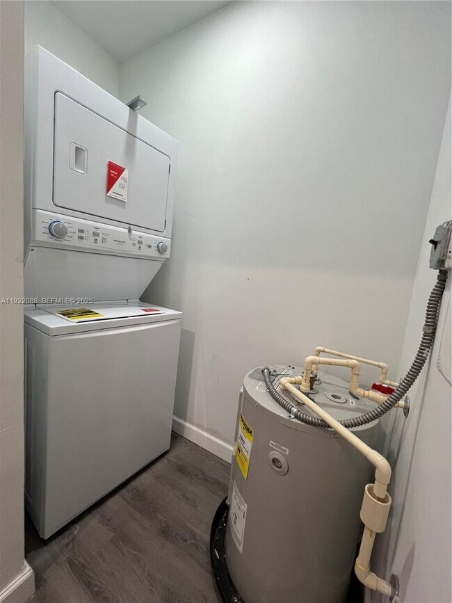 2311 NW 22nd Ave in Miami, FL - Foto de edificio - Building Photo