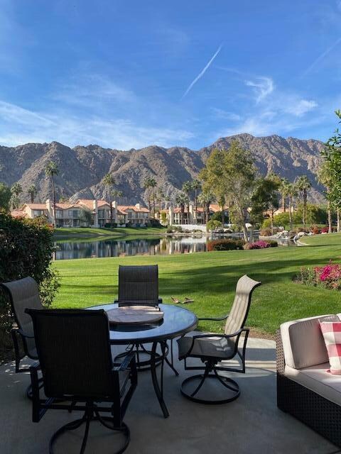 55429 Tanglewood in La Quinta, CA - Building Photo