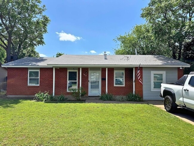 5012 Lakefront Dr