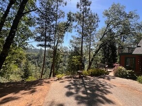 20805 Woodpecker Ravine Rd in Grass Valley, CA - Building Photo - Building Photo