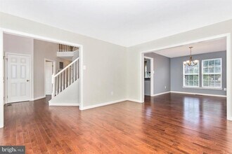 2105 Twin Peaks Ct in Frederick, MD - Foto de edificio - Building Photo