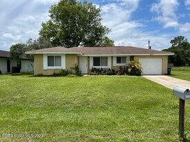 800 Starland St SE in Palm Bay, FL - Building Photo