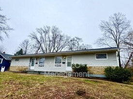 202 NW 22nd St in Blue Springs, MO - Building Photo