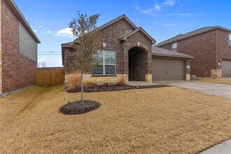 5412 Persimmon Dr in Denton, TX - Building Photo - Building Photo