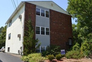 41 Woodward Ave in East Providence, RI - Building Photo
