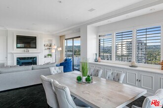 10560 Wilshire Blvd in Los Angeles, CA - Building Photo - Building Photo